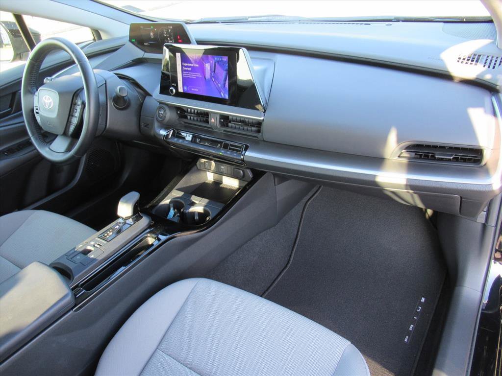 Used 2023 Toyota Prius LE image 10