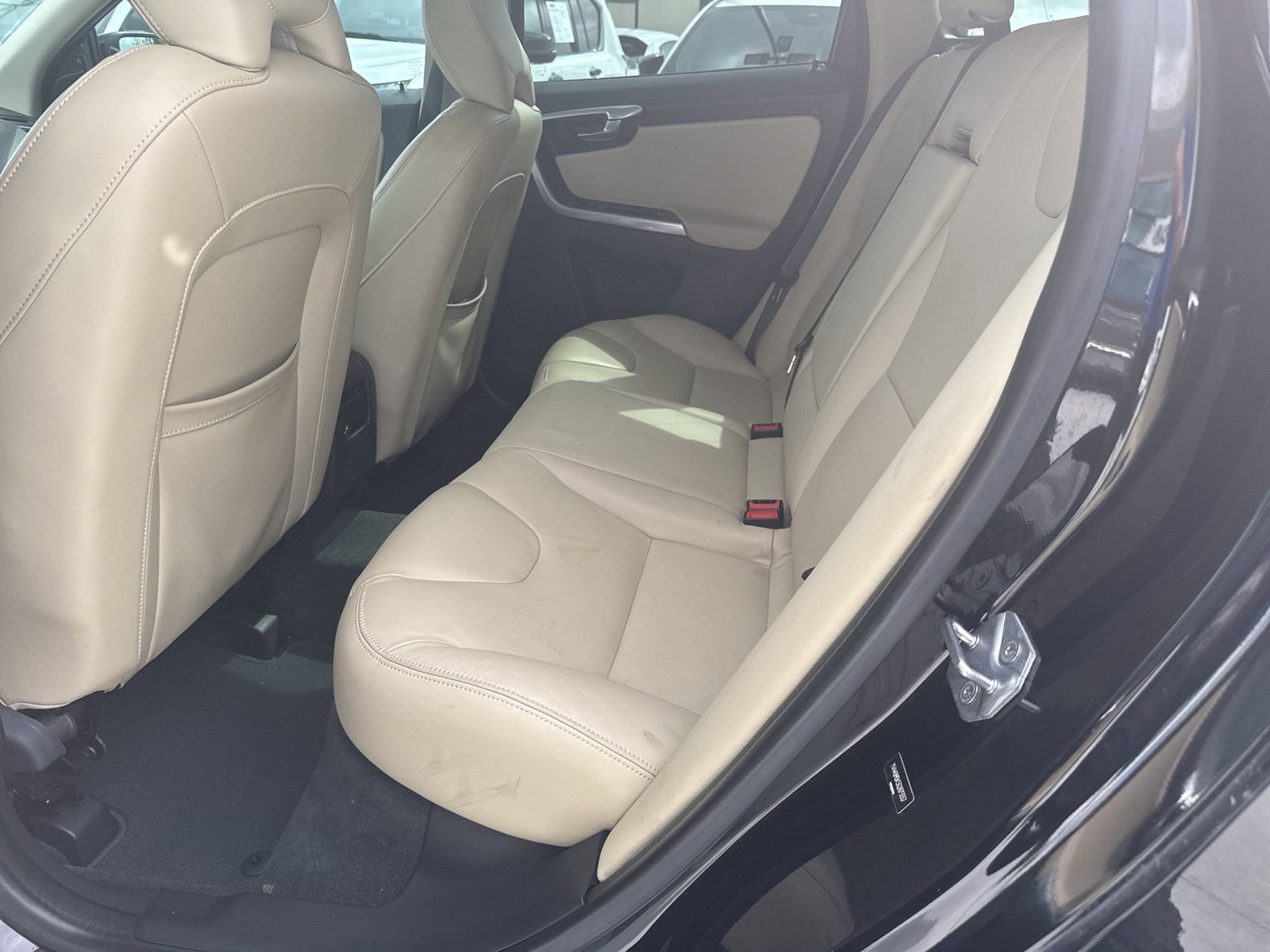 Used 2016 Volvo XC60 T5 Premier w/ Proximity Package FWD image 7