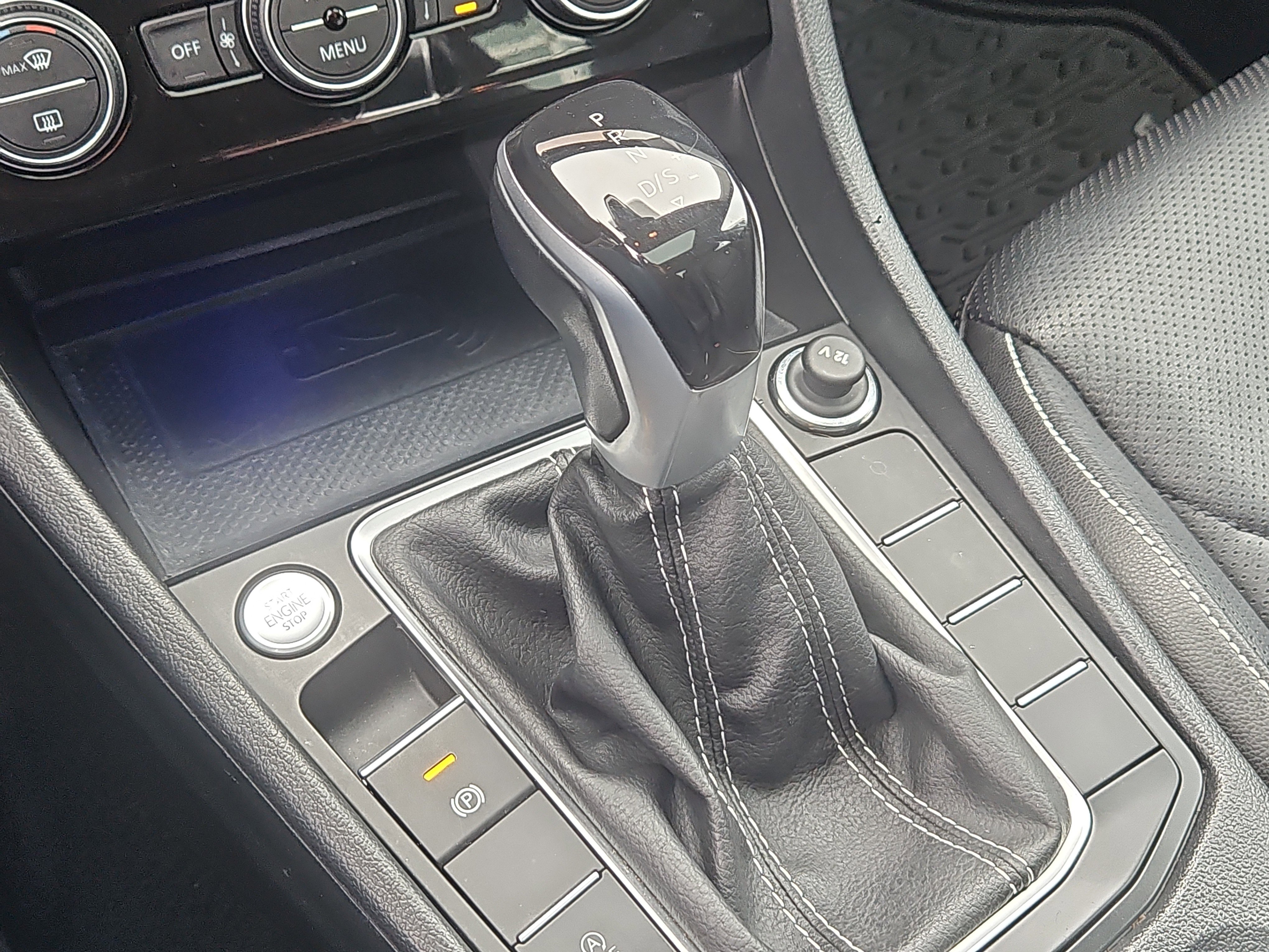 Certified 2022 Volkswagen Jetta SEL image 26