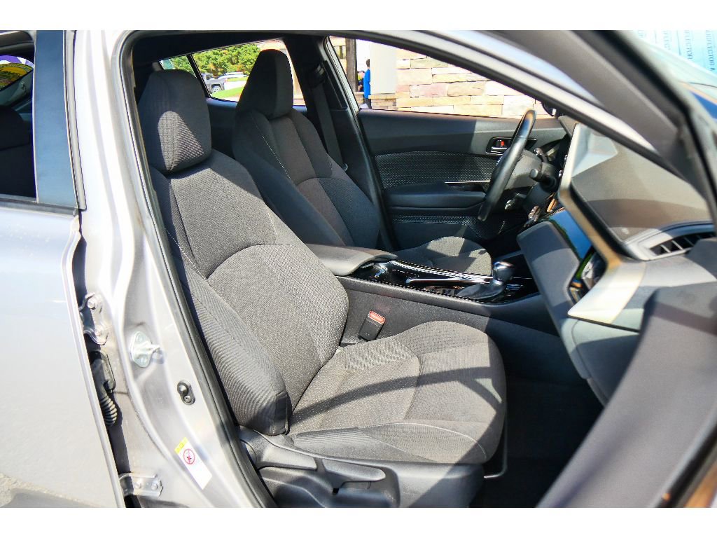Used 2019 Toyota C-HR XLE image 14