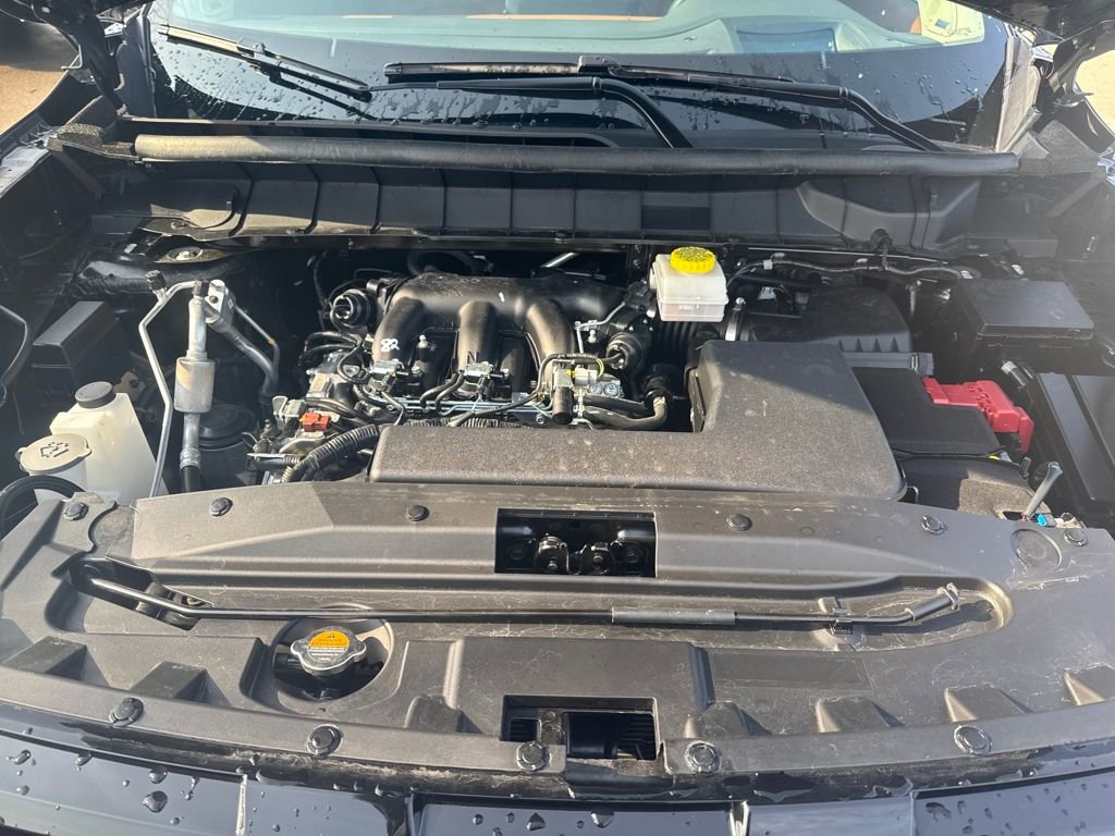 Certified 2025 Nissan Pathfinder Platinum w/ Black Appearance Package image 24