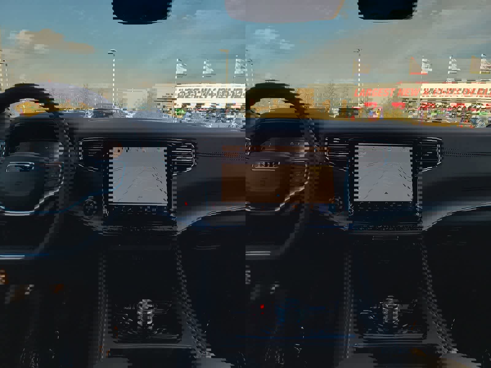 New 2025 Jeep Wagoneer 4WD w/ HD Trailer Tow Package image 18