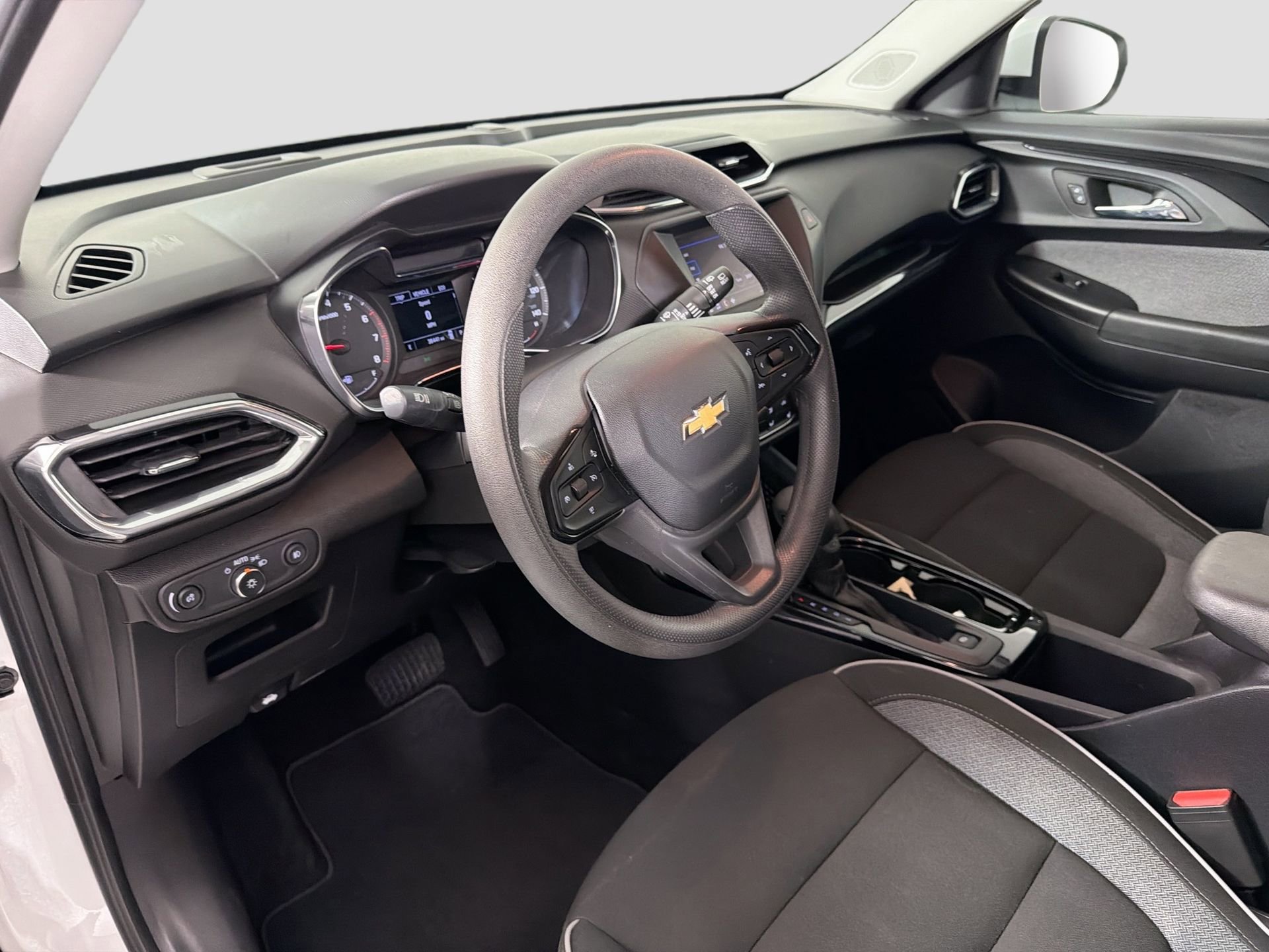 Used 2023 Chevrolet TrailBlazer LT image 11