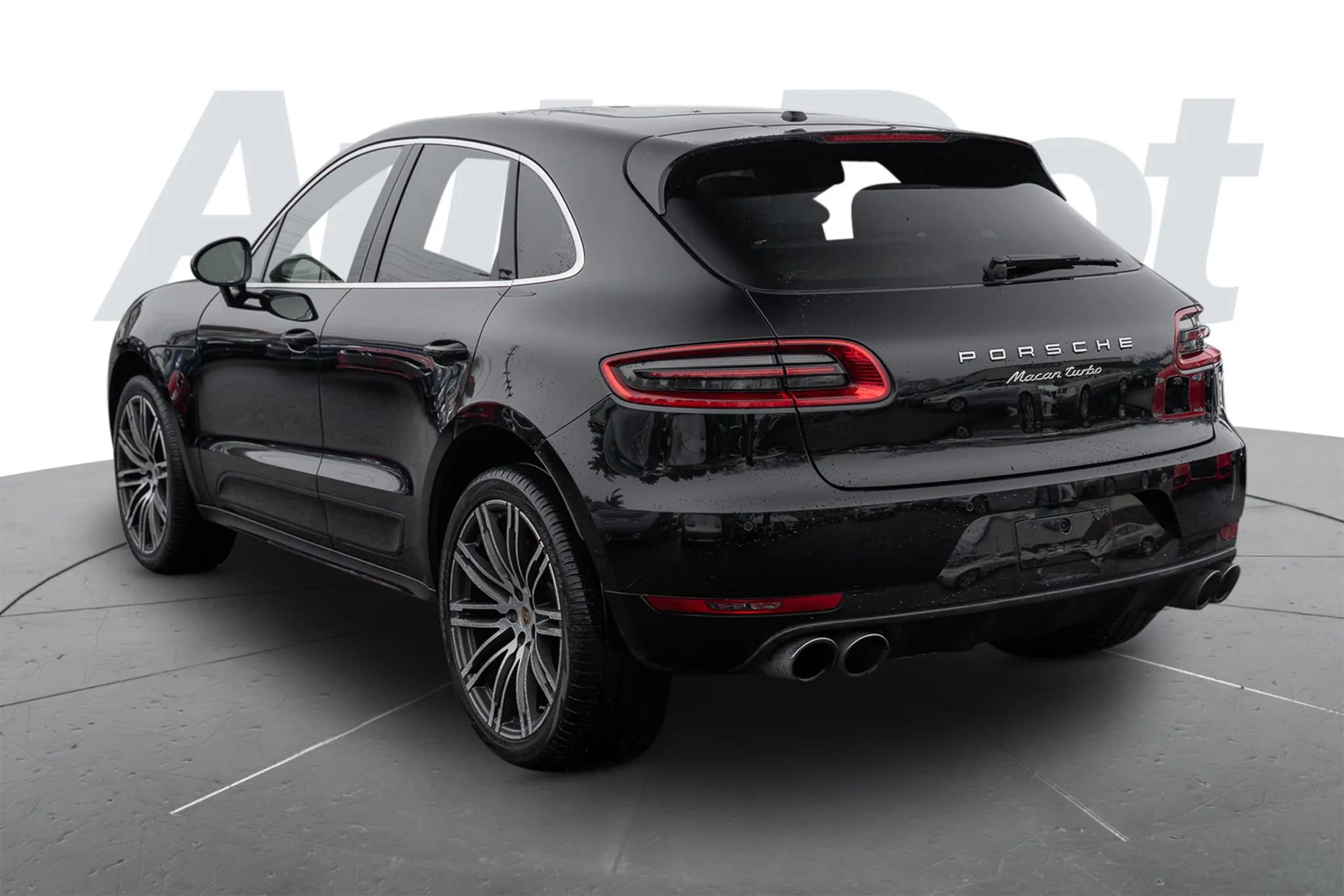 Used 2018 Porsche Macan Turbo image 2