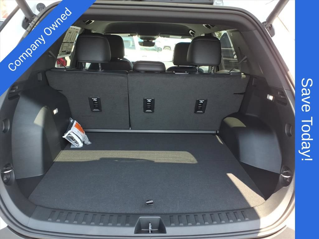 New 2027 Chevrolet Equinox LT w/ Convenience Package II FWD image 15