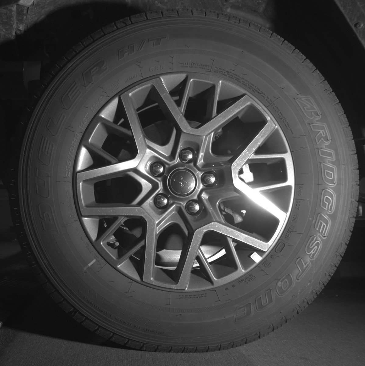 Used 2025 Jeep Wrangler Sahara AWD/4WD image 12