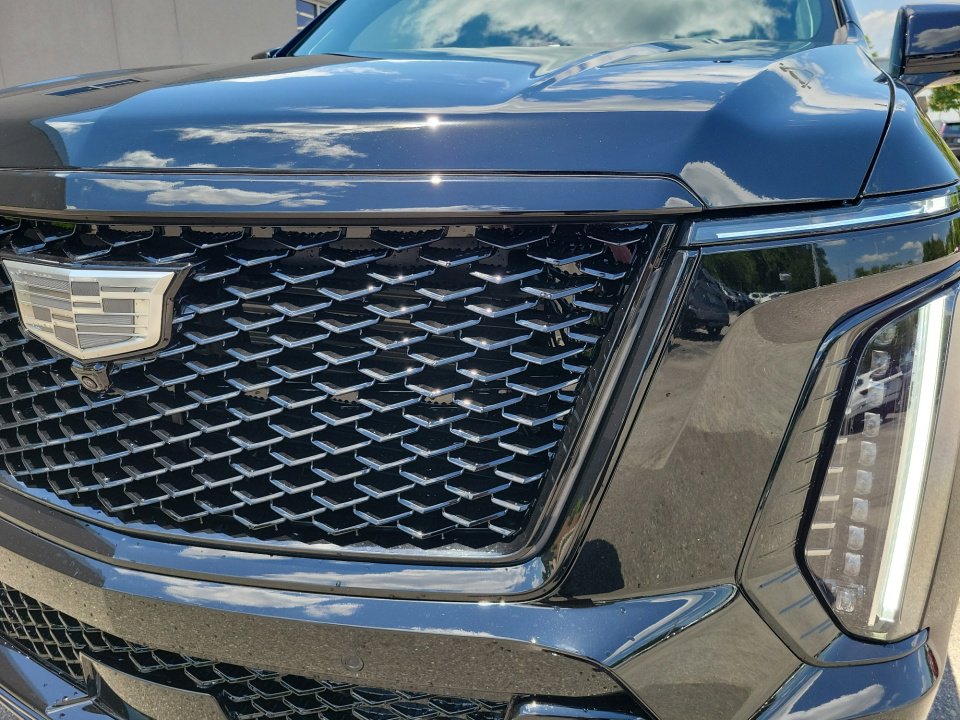 New 2026 Cadillac Escalade V w/ LPO, ONYX Package AWD/4WD image 26
