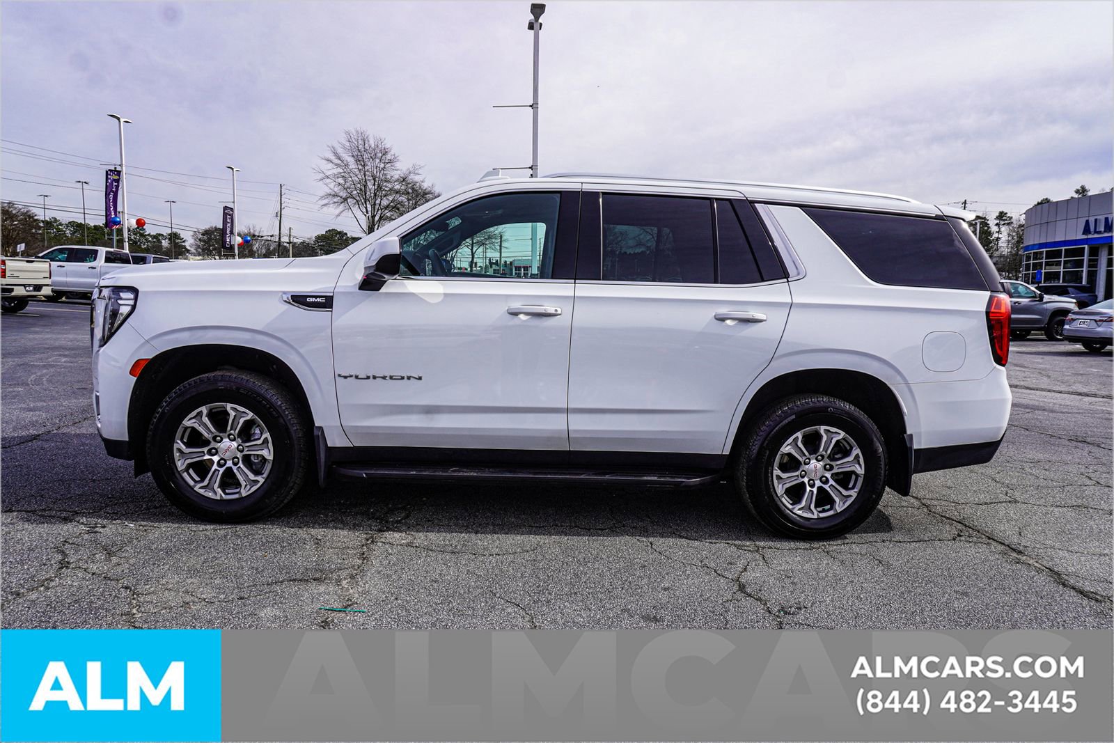 Used 2024 GMC Yukon SLE w/ LPO, Floor Liner Package image 8