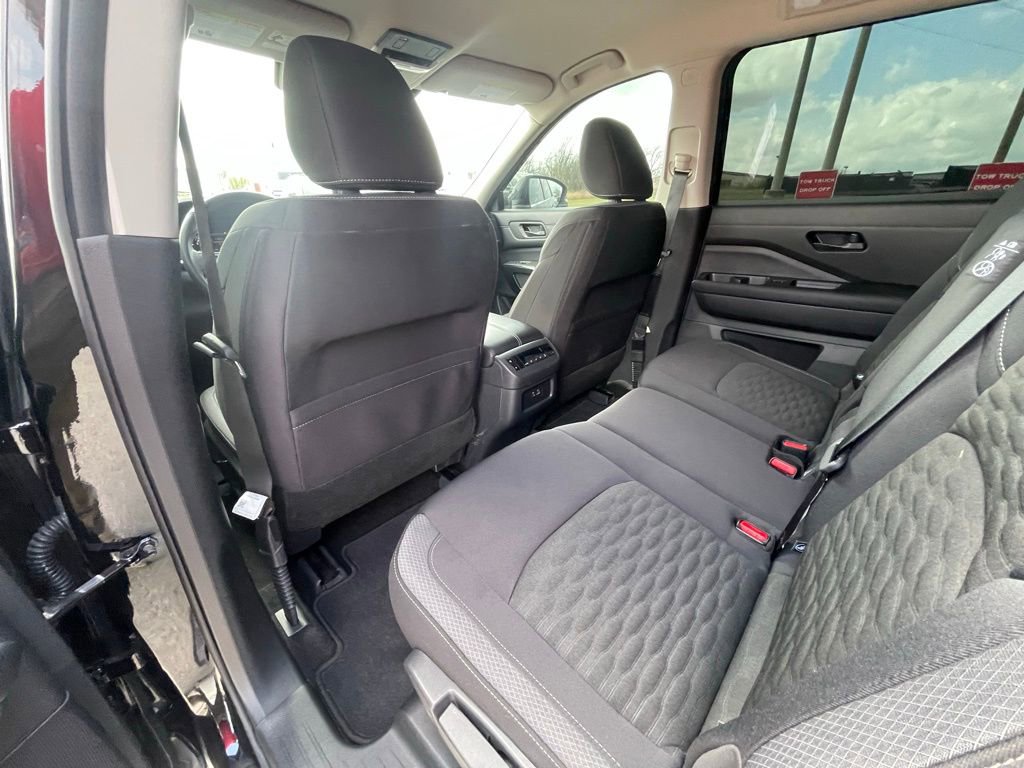 Used 2024 Nissan Pathfinder SV w/ Lighting Package (N92) image 20