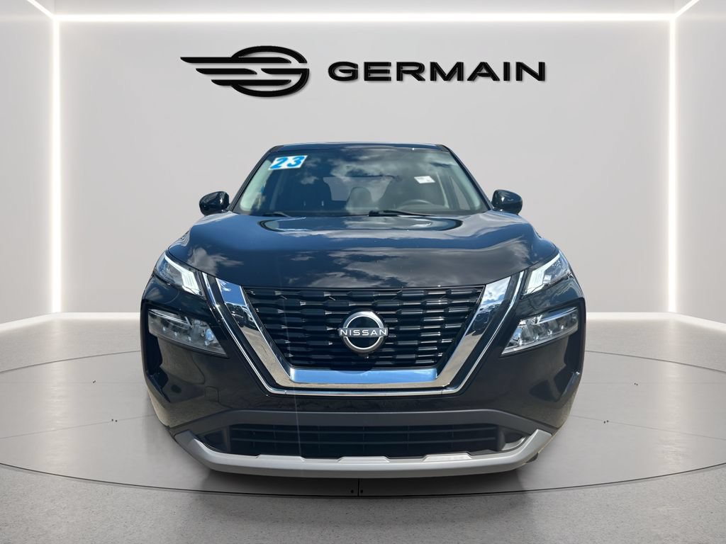 Used 2023 Nissan Rogue SV AWD/4WD image 3