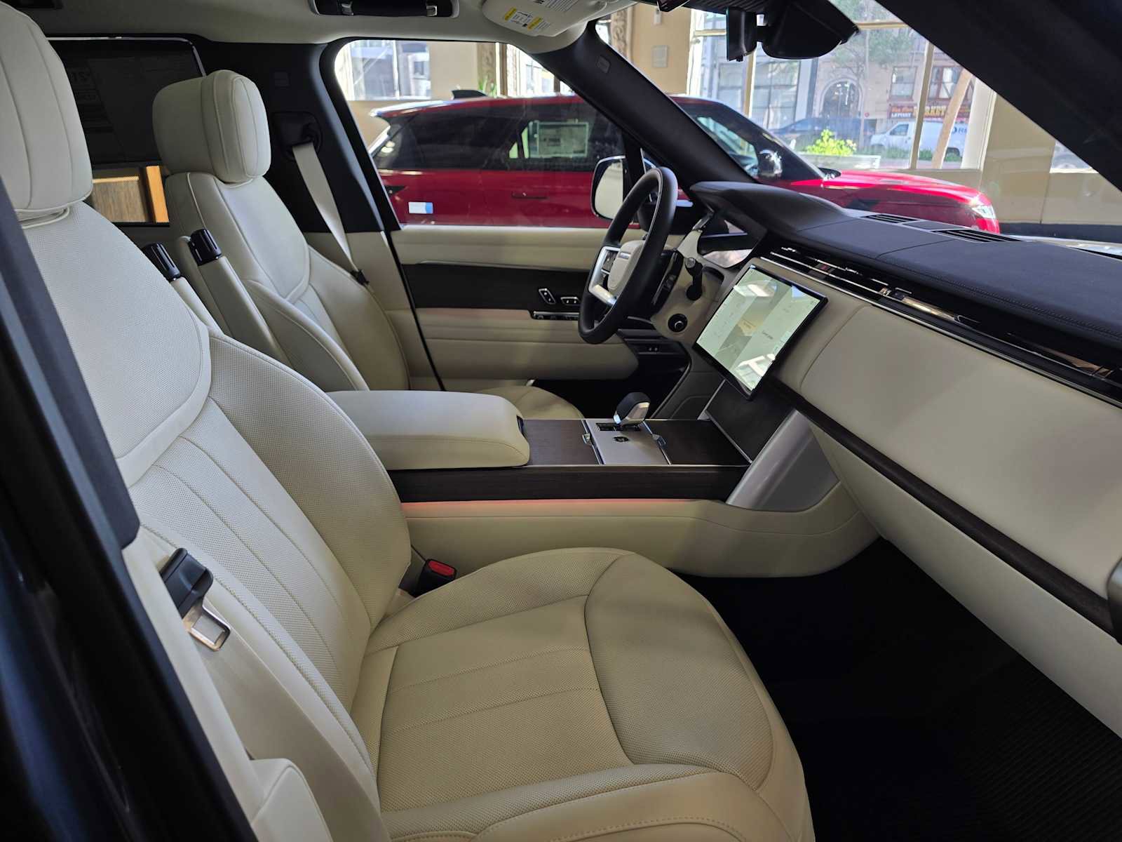 New 2026 Land Rover Range Rover SE image 11