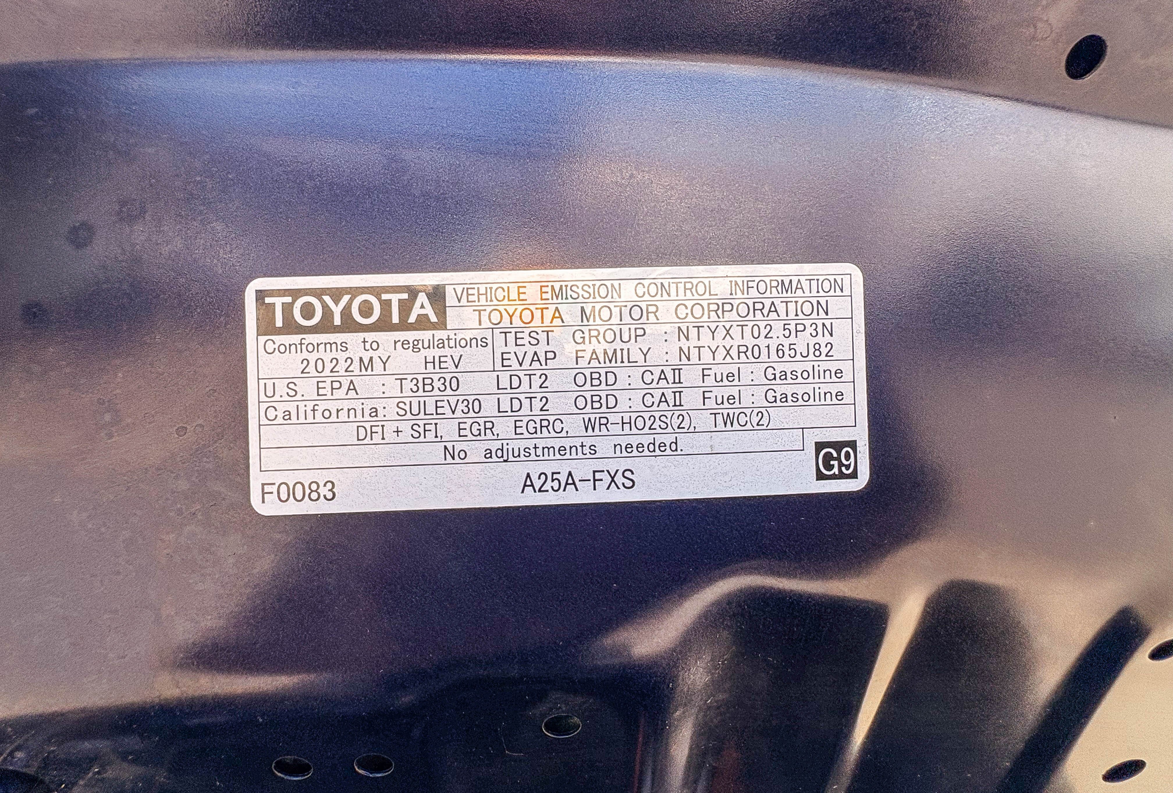 Used 2022 Toyota RAV4 XLE AWD/4WD image 26