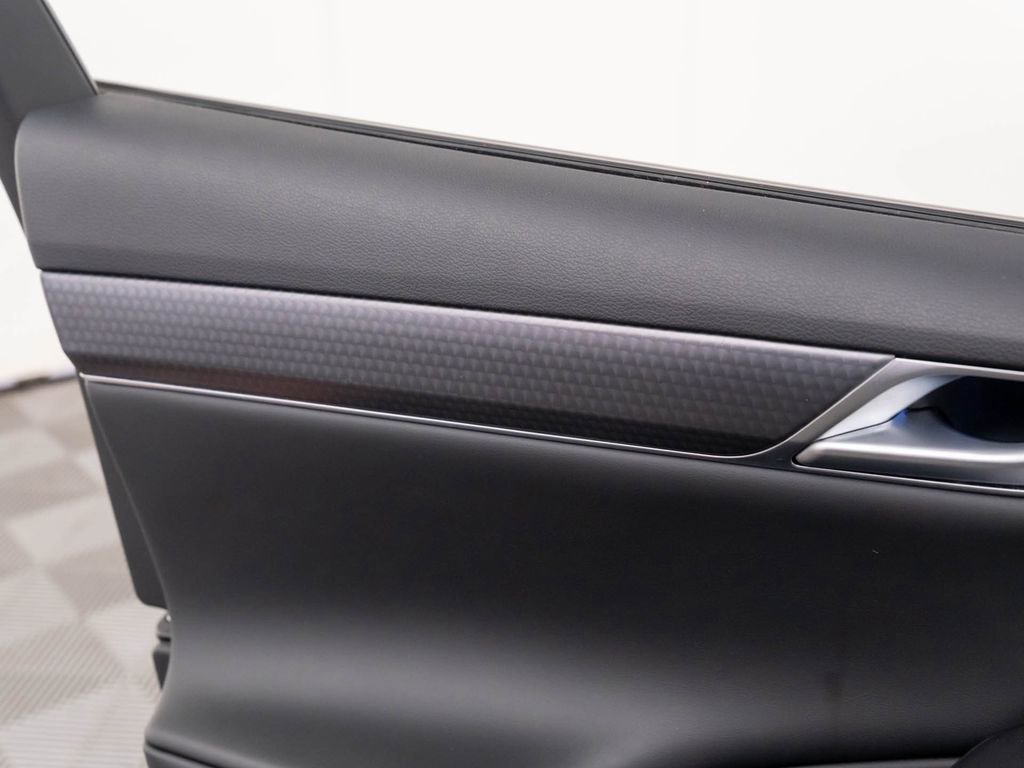 Used 2025 Genesis G80 3.5T Sport image 14