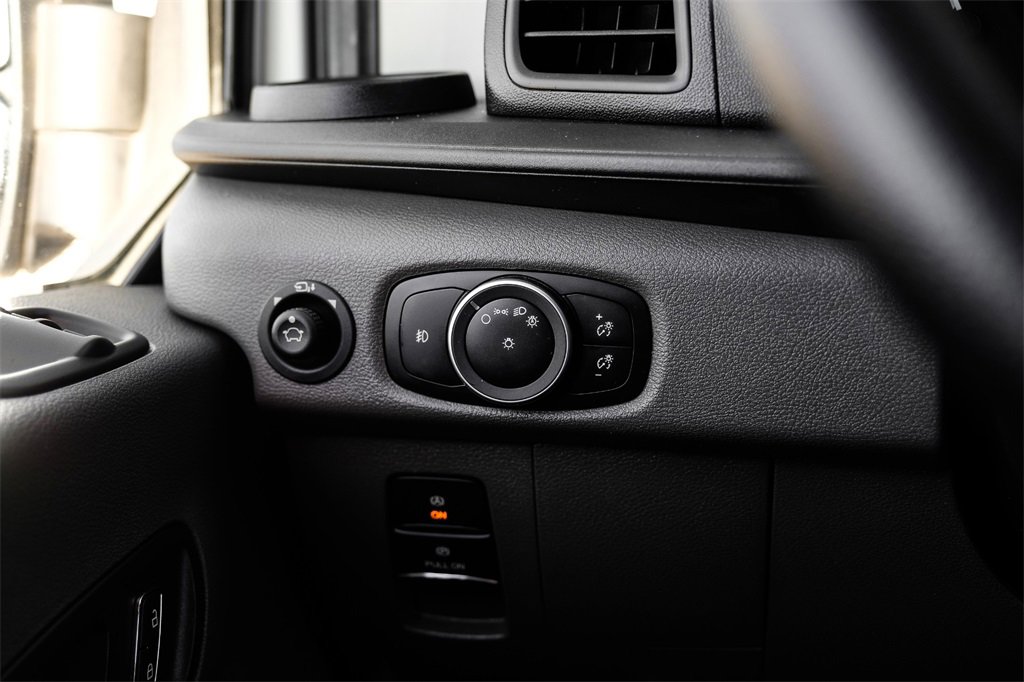 Used 2022 Ford E-Transit 148 High Roof Extended image 24