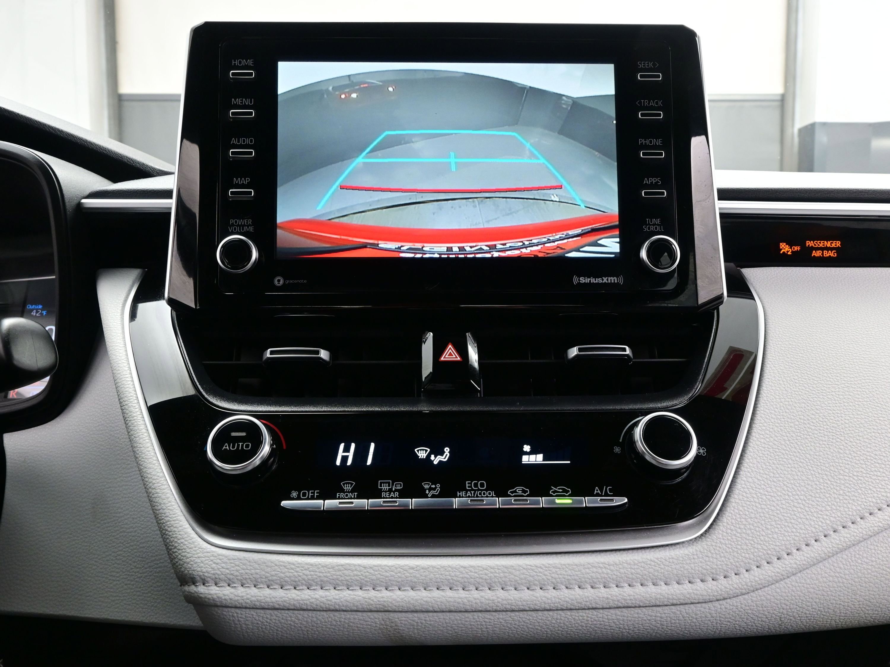 Used 2021 Toyota Corolla SE w/ Carpet Mat Package (TMS) image 16