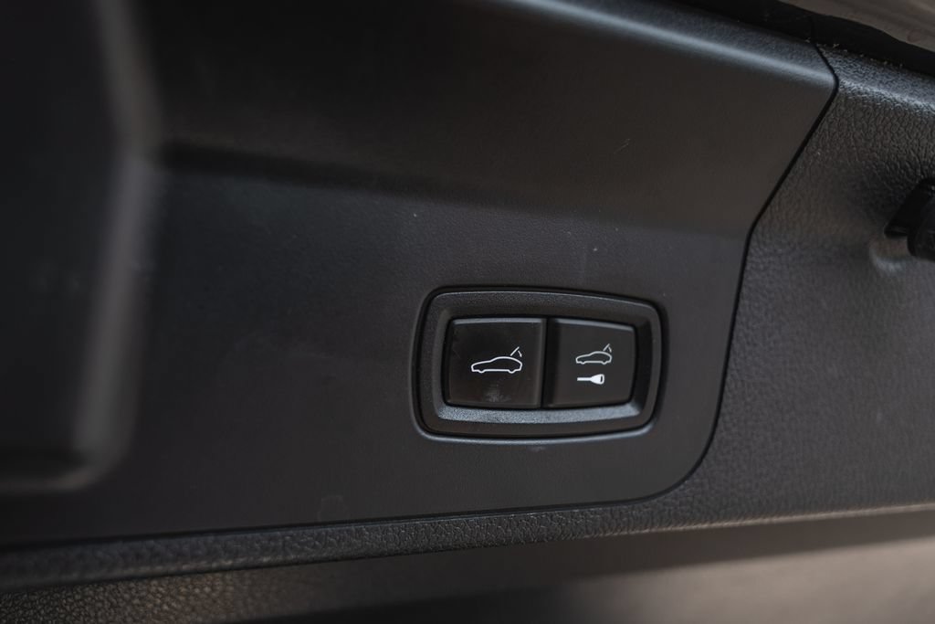 Used 2021 Porsche Panamera 4S w/ Premium Package AWD/4WD image 31