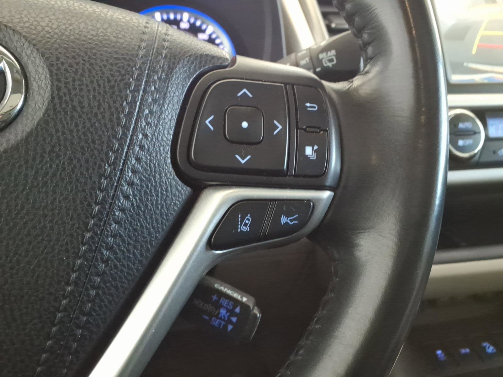 Used 2019 Toyota Highlander Limited image 30