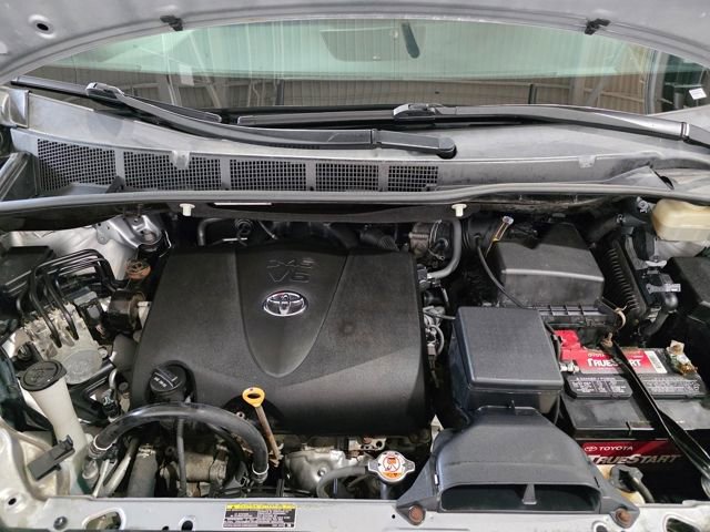 Used 2017 Toyota Sienna XLE w/ XLE Navigation Package image 27