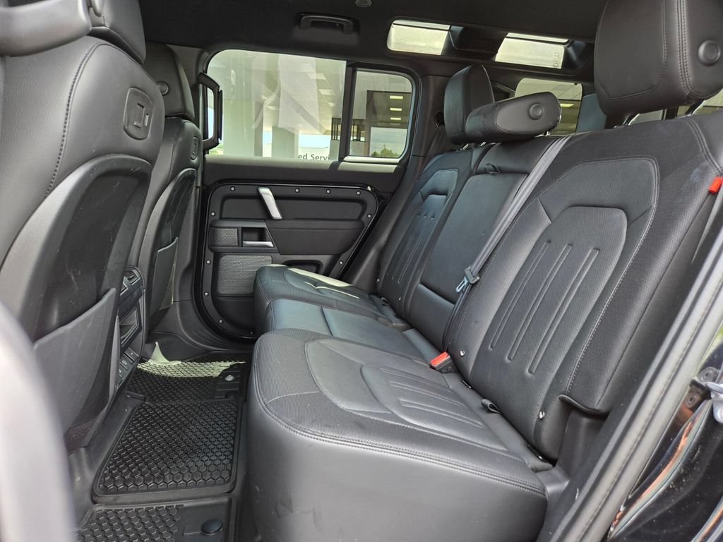 Used 2022 Land Rover Defender 110 X-Dynamic SE AWD/4WD image 13