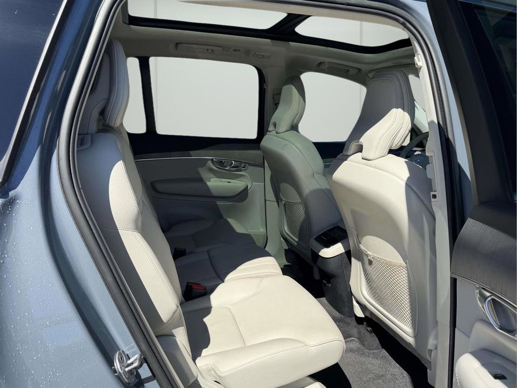 Used 2023 Volvo XC90 B6 Plus AWD/4WD image 12