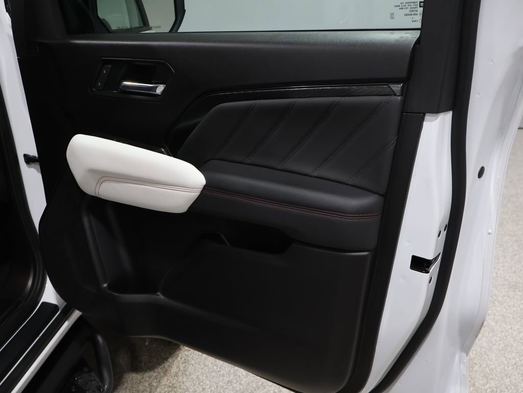 Used 2025 GMC Canyon AT4 w/ AT4X Package image 26