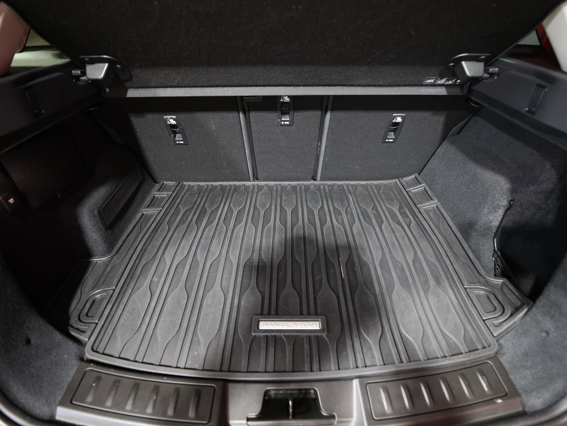 Used 2020 Land Rover Range Rover Evoque SE AWD/4WD image 27