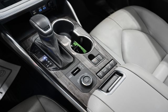 Used 2022 Toyota Highlander Platinum image 19