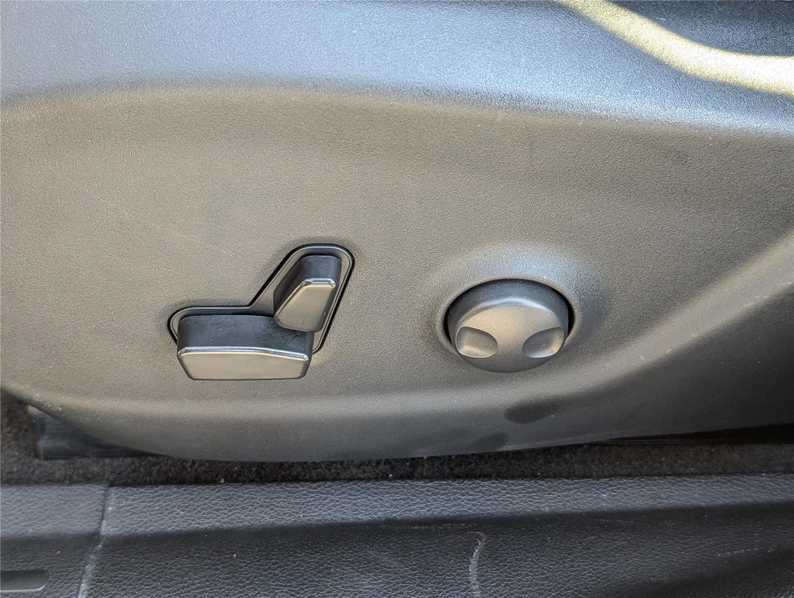 Used 2022 Jeep Cherokee Trailhawk w/ Sun, Sound & Nav Group image 23