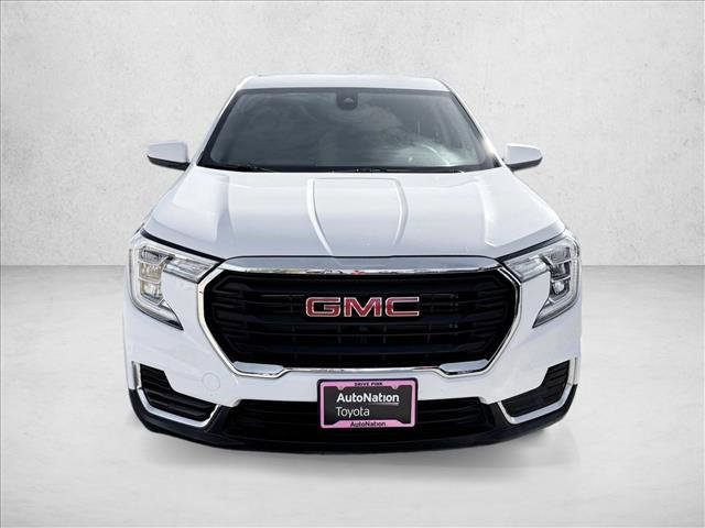 Used 2024 GMC Terrain SLE video 2