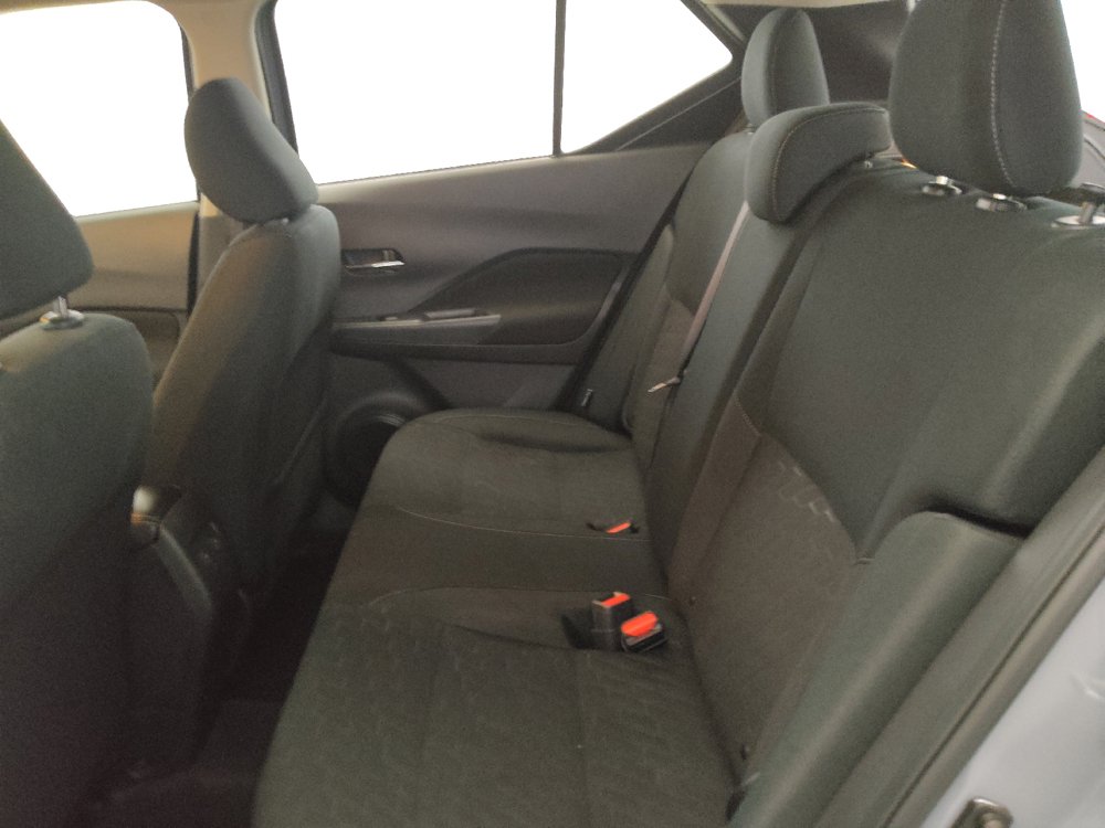 Used 2024 Nissan Kicks SV w/ Interior Electronics Package FWD image 18
