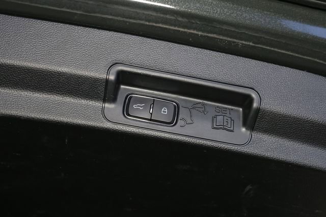 Used 2023 Ford Explorer XLT w/ Equipment Group 202A AWD/4WD image 12