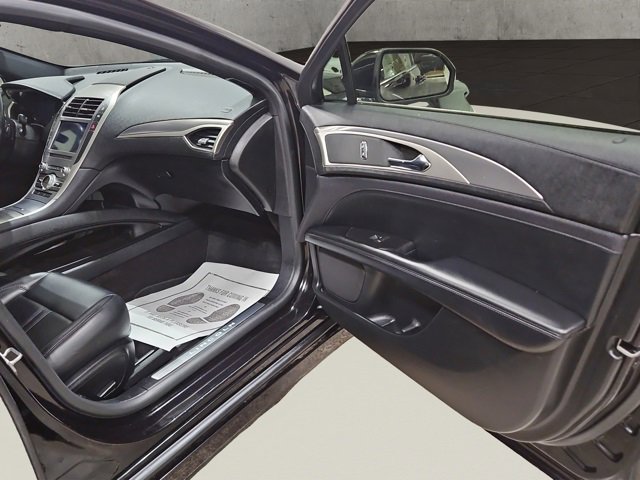 Used 2020 Lincoln MKZ w/ Convenience Package image 18