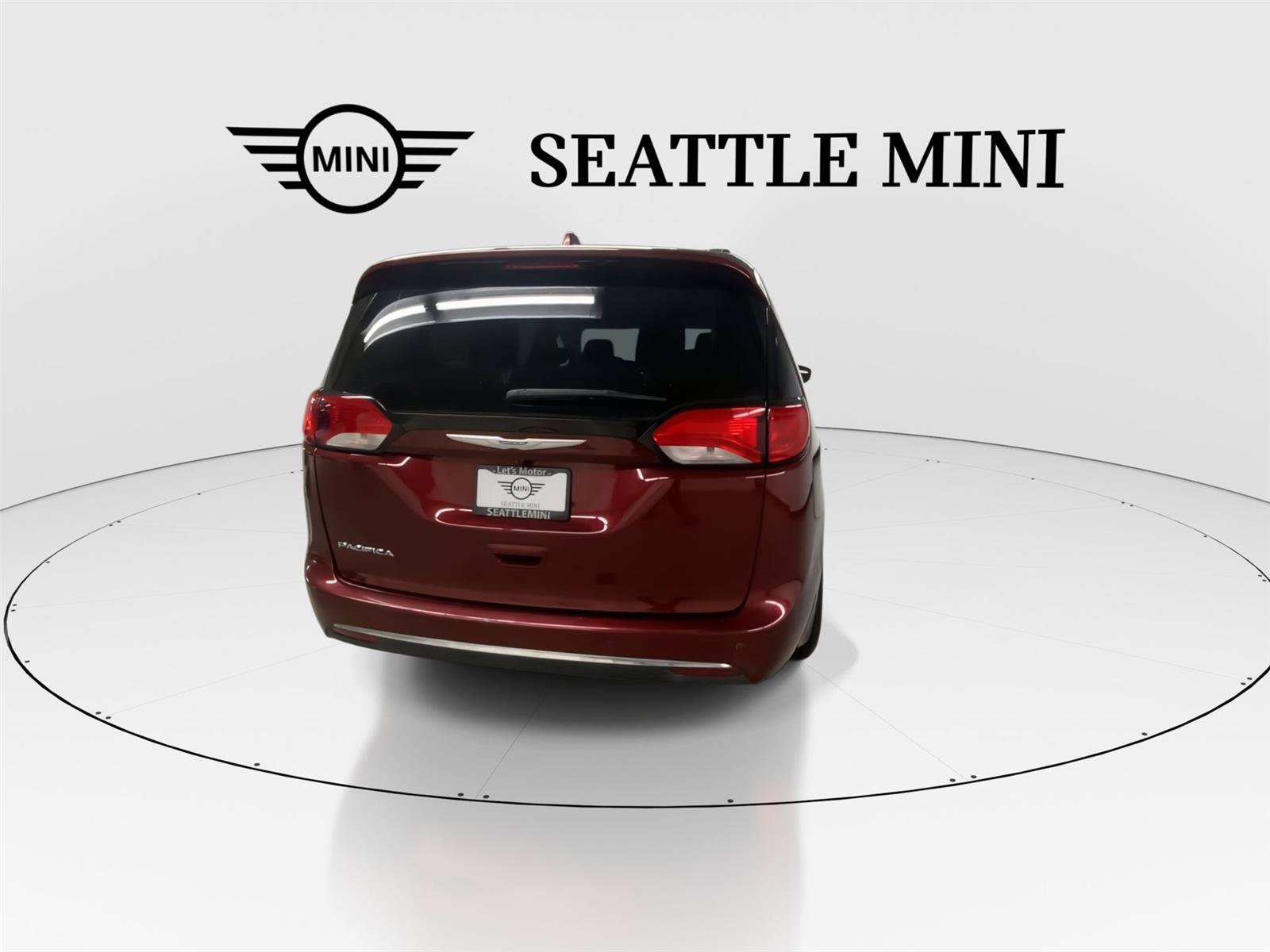 Used 2017 Chrysler Pacifica Touring-L FWD image 9