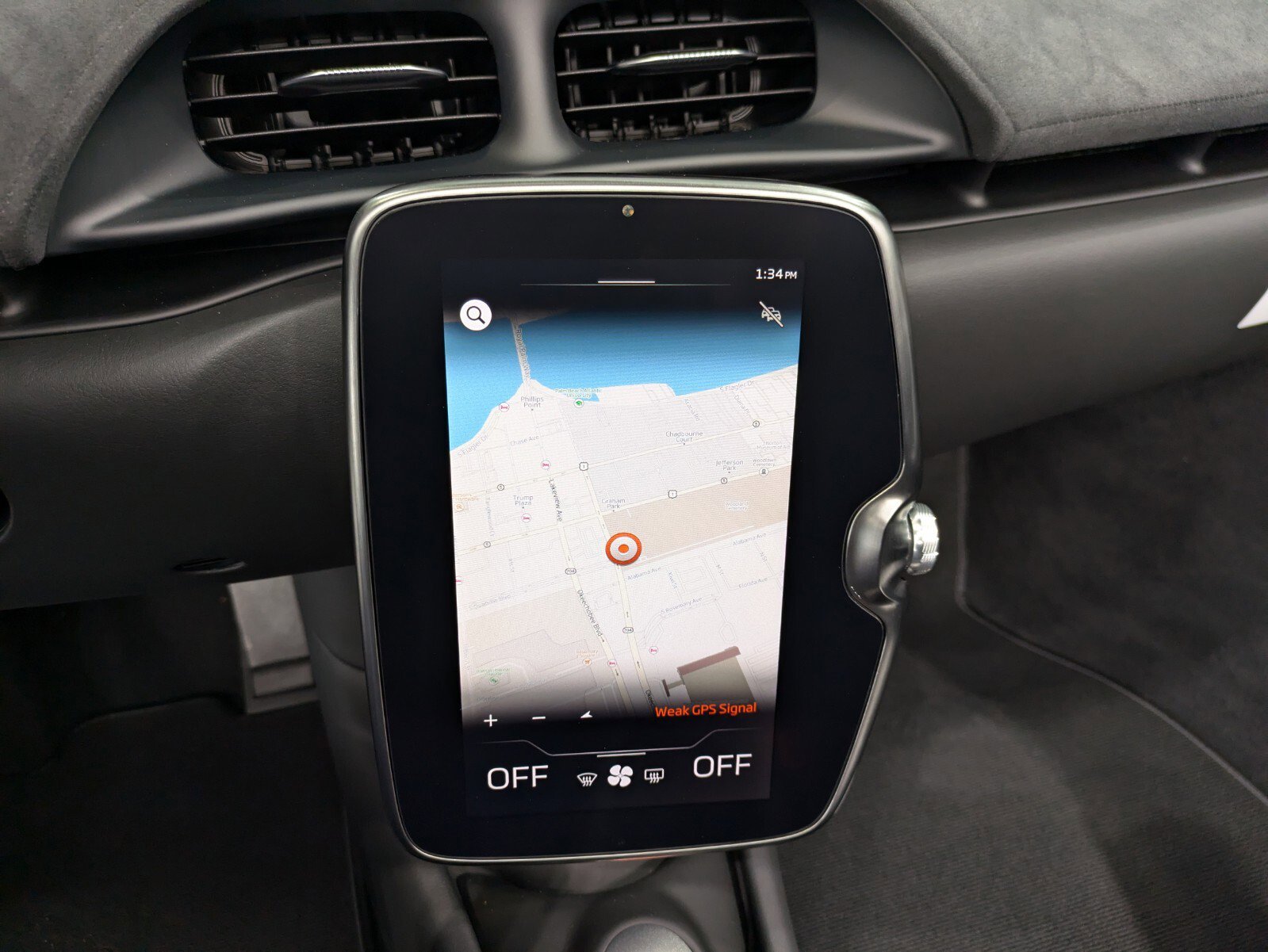 Used 2025 McLaren Artura Spider image 15