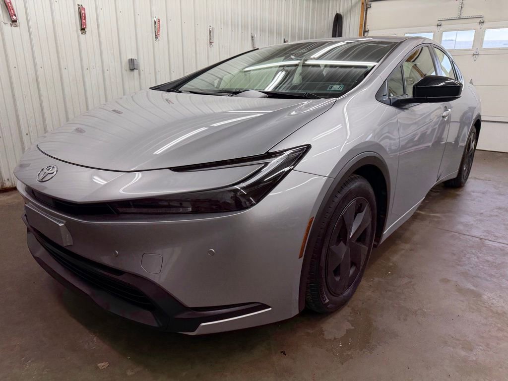 Used 2023 Toyota Prius LE