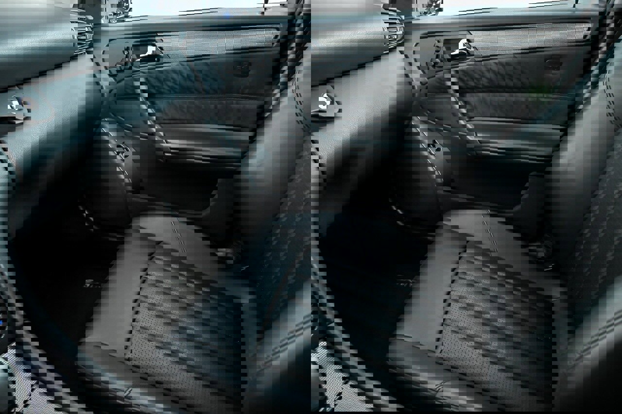 Used 2003 Mercedes-Benz C 32 AMG image 35