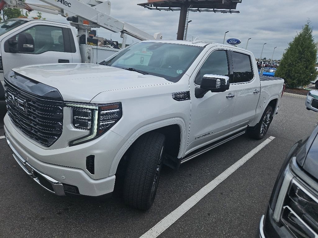 Used 2024 GMC Sierra 1500 Denali Ultimate AWD/4WD image 3