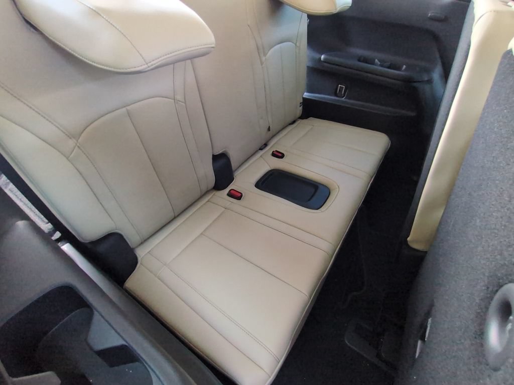 Used 2023 INFINITI QX60 Luxe w/ Cargo Package FWD image 32