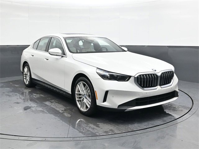Used 2024 BMW 530i w/ Convenience Package image 2