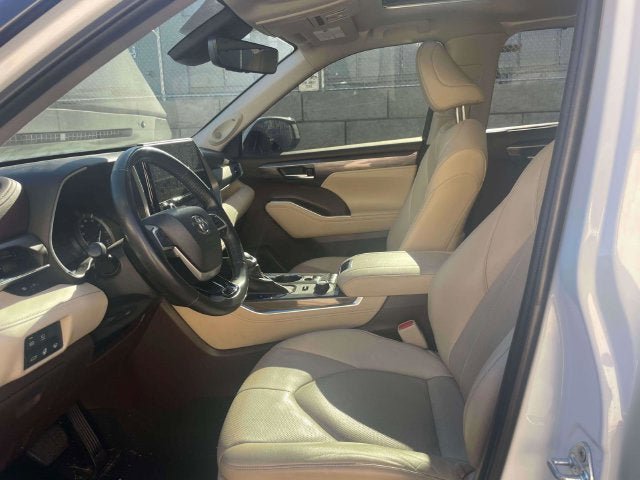 Used 2022 Toyota Highlander Limited AWD/4WD image 18