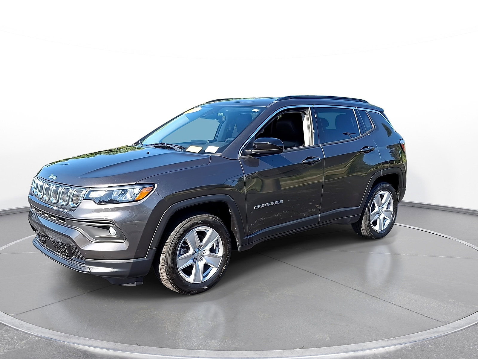 Used 2022 Jeep Compass Latitude w/ Convenience Group FWD image 4