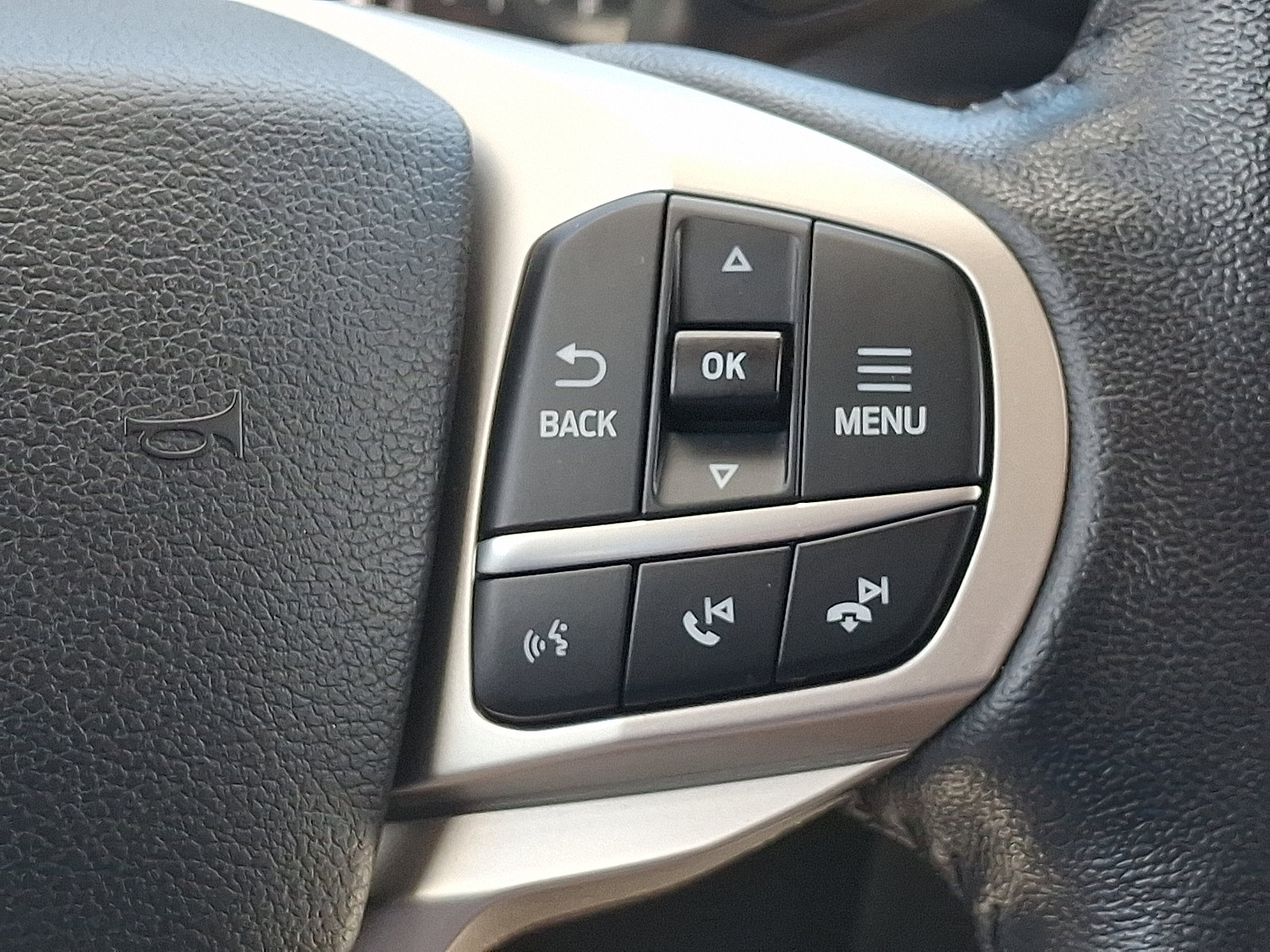 Used 2021 Ford Explorer Limited w/ Equipment Group 301A AWD/4WD image 22