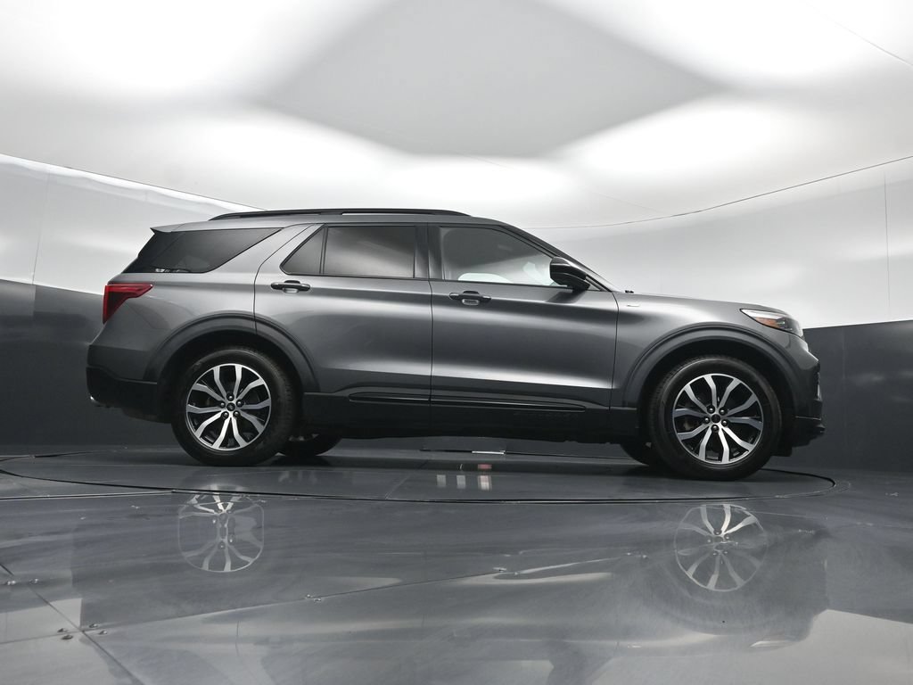 Certified 2023 Ford Explorer ST-Line w/ Class IV Trailer Tow Package RWD image 46