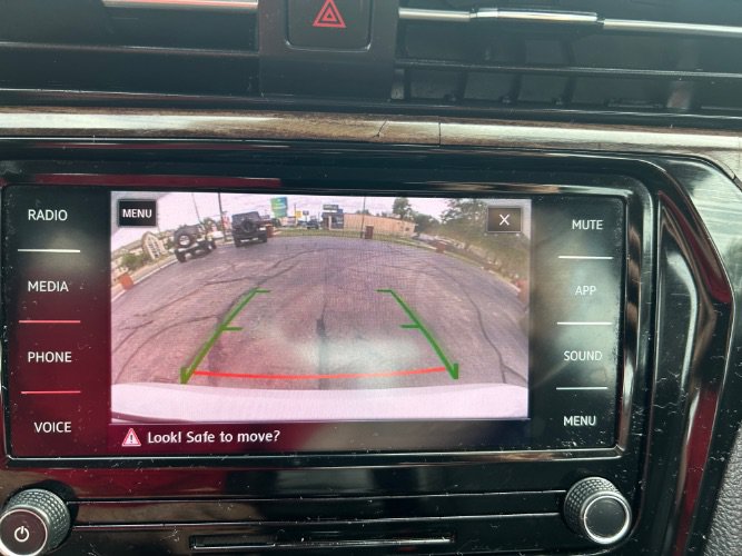 Used 2022 Volkswagen Passat 2.0T FWD image 16