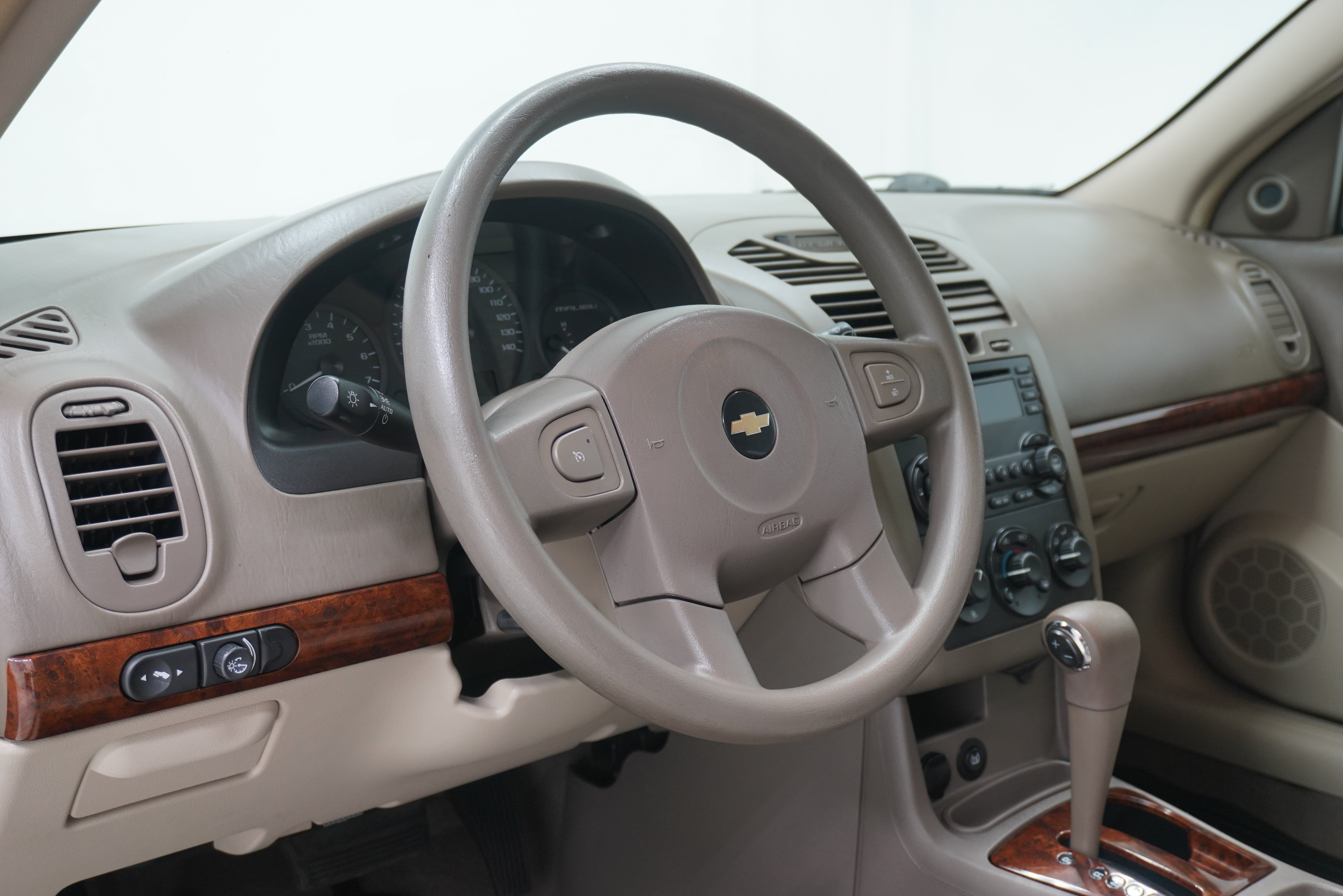 Used 2004 Chevrolet Malibu LS FWD image 10