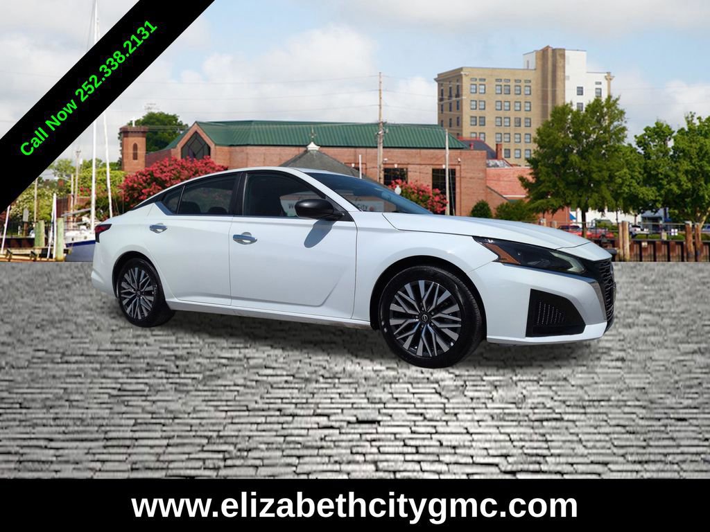 Used 2025 Nissan Altima 2.5 SV FWD image 1