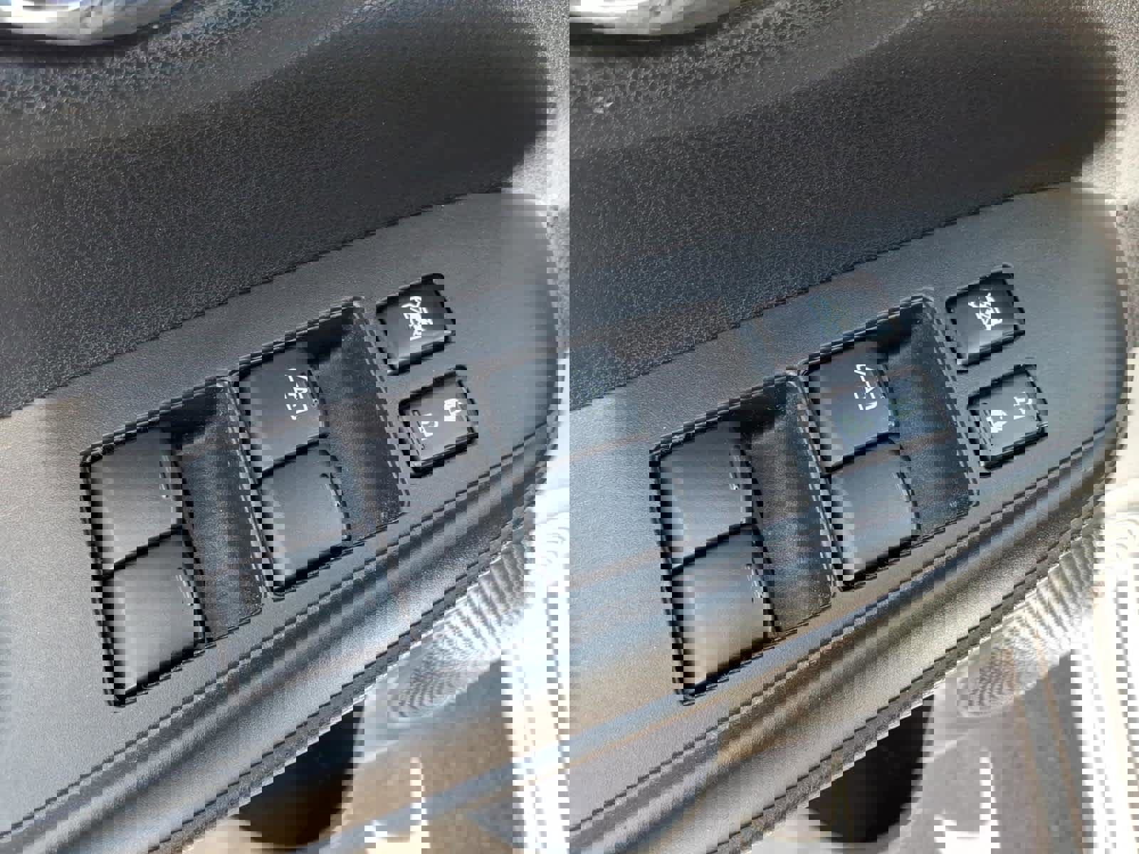 Used 2019 Nissan Versa Note SV FWD image 24