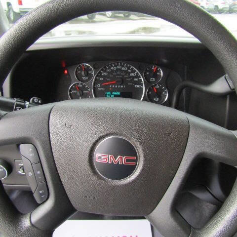 Used 2023 GMC Savana 2500 w/ Driver Convenience Package image 12