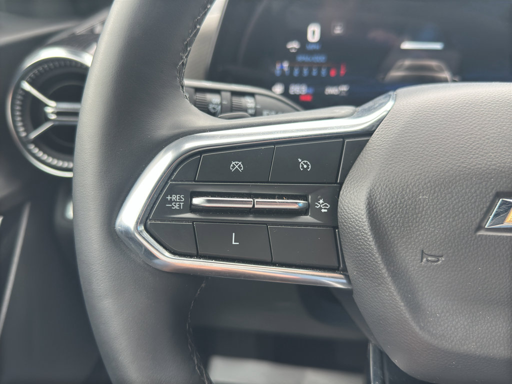 Used 2025 Chevrolet Equinox LT w/ Convenience Package II image 22