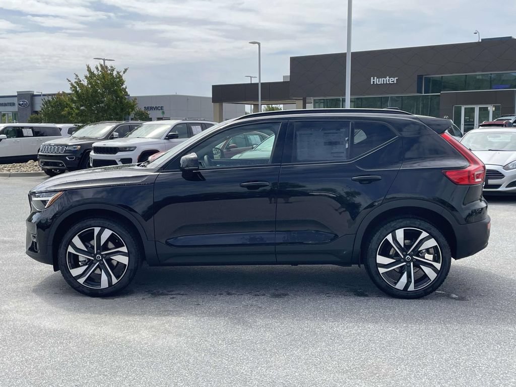 New 2026 Volvo XC40 B5 Plus w/ Protection Package Premier AWD/4WD image 26